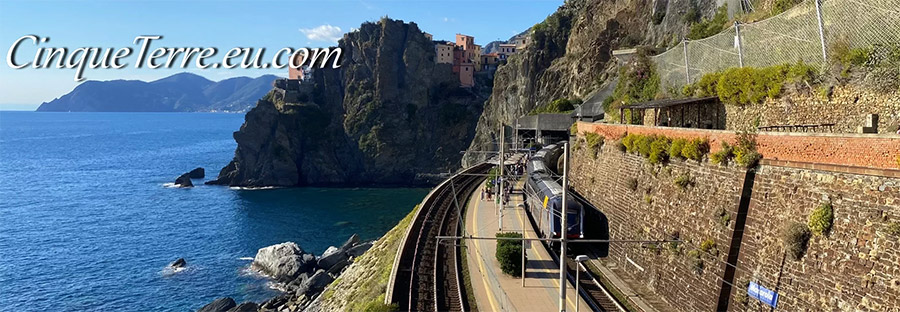 PHOTO CINQUE TERRE TRAINS