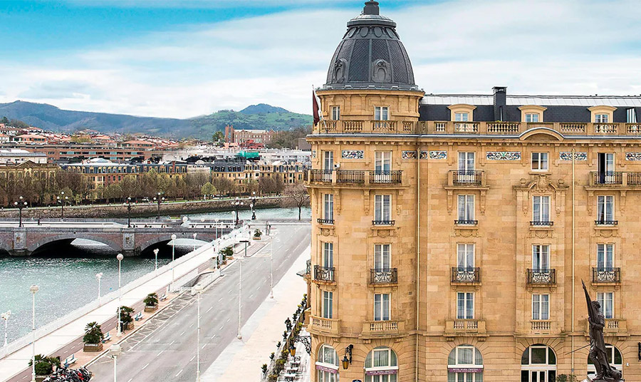 Hotel Maria Cristina: Μια βασίλισσα, μια πόλη μια ανεπανάληπτη εμπειρία