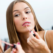 Η αναγέννηση των lip stains είναι γεγονός!