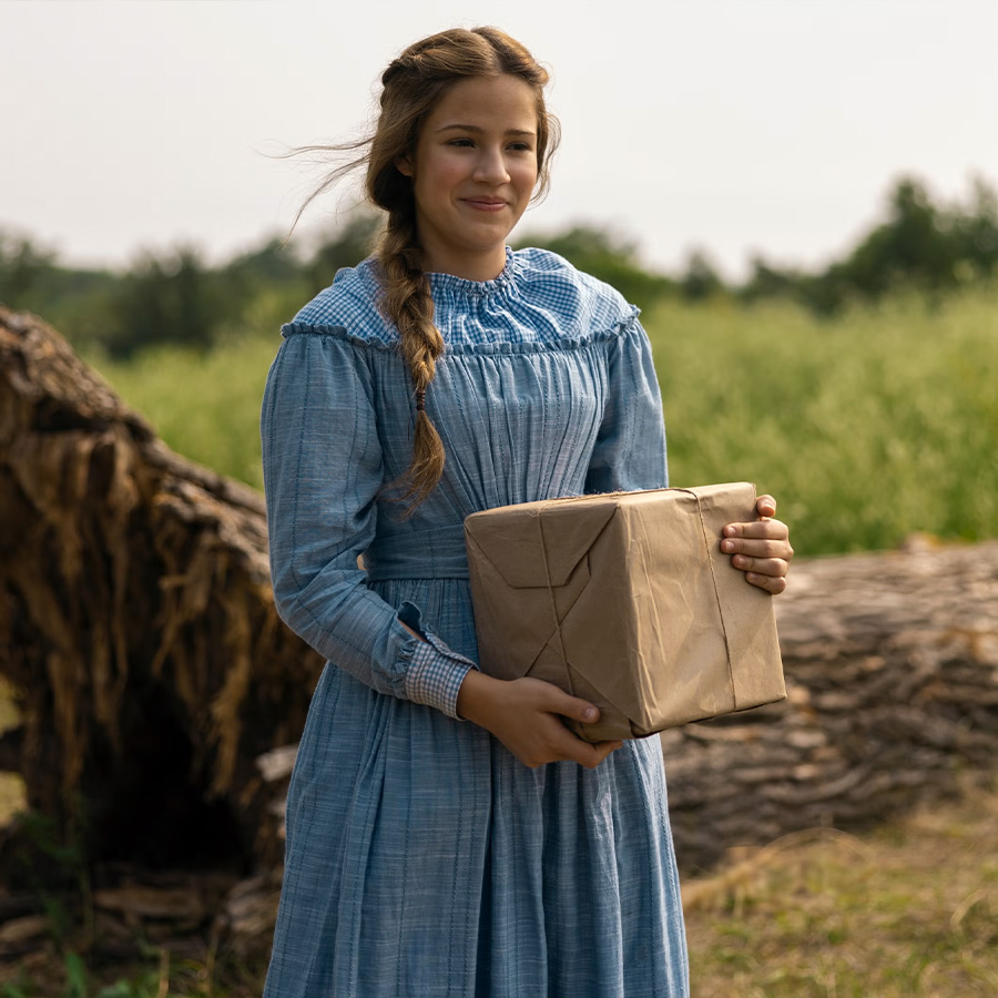 Η Skywalker Hughes ως Mary Ingalls PHOTO ERIC ZACHANOWICH / NETFLIX