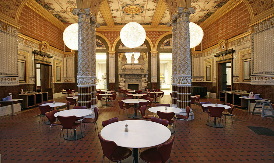 PHOTO V&A MUSEUM