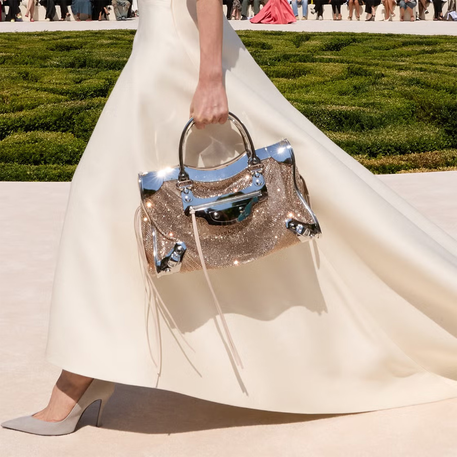 PHOTO BALENCIAGA OFFICIAL SITE