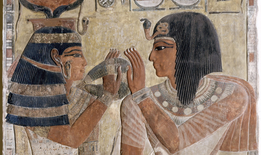Οι Αιγύπτιες βασίλισσες Νεφερτίτη και Κλεοπάτρα συχνά είχαν κόκκινα νύχια