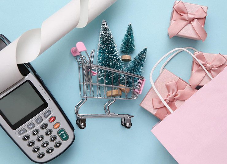 Πώς να αποφύγετε τις υπερβολικές δαπάνες των Γιορτών φέτος