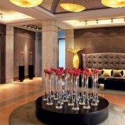 Στο λόμπι του Hotel Arts της Βαρκελώνης