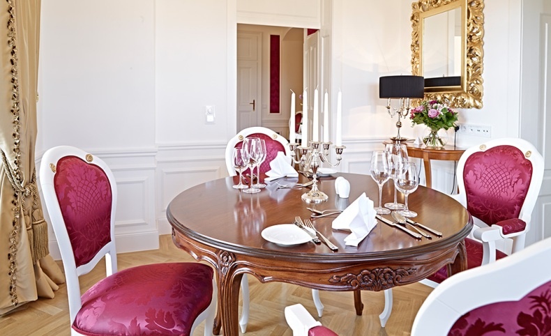 Το παραμυθένιο παλάτι του Schönbrunn της Βιέννης σας προσκαλεί να κοιμηθείτε στα βασιλικά δωμάτια
