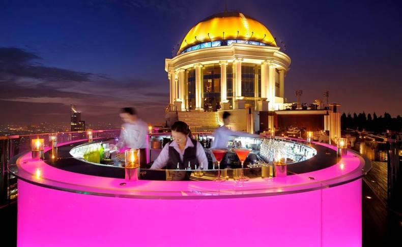 Tο Sky Bar at Sirocco στην Ταϋλάνδη είναι το ψηλότερο ανοιχτό μπαρ του κόσμου