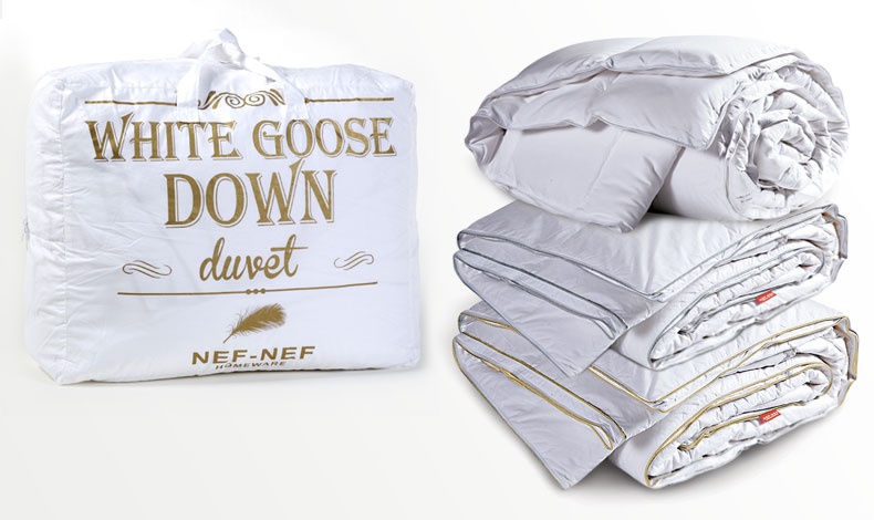 Παπλώματα White goose down, με γέμισμα 100% πούπουλο χήνας, φυσικό, αντιαλλεργικό, το μονό, 270,00? και το υπ/πλο, 390,00€ // Hollowfiber με γέμισμα 100% σιλικονούχα ίνα, το μονό 33,00€, το υπ/πλο 46,00€ και White duck down με γέμισμα 50% πούπουλο πάπιας- 50% φτεράκι, το μονό, 148,00€, το υπ/πλο, 220,00€, όλα NEF NEF HOMEWARE