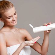 Body lotion: Τι κάνει; Γιατί τη χρειαζόμαστε; Ποια είναι η ιδανική στιγμή για τη χρησιμοποιήσουμε;