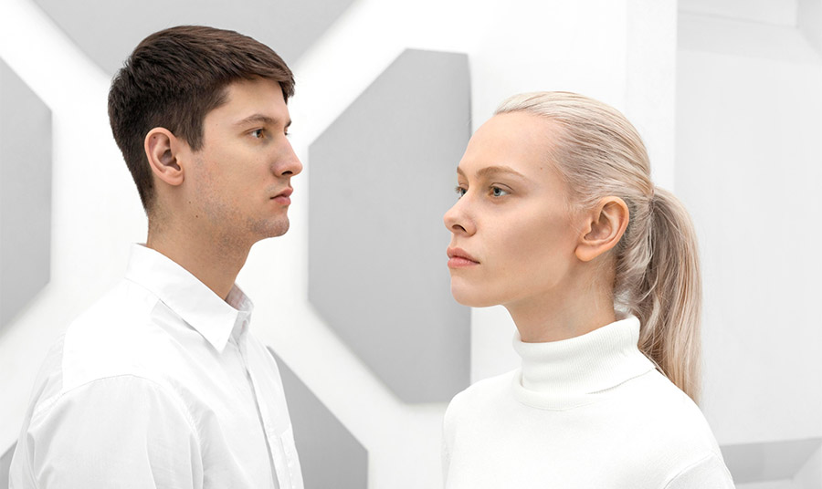 Η τάση #boysober είναι μια φεμινιστική έκφραση ή μια νεοσυντηρητική τάση;