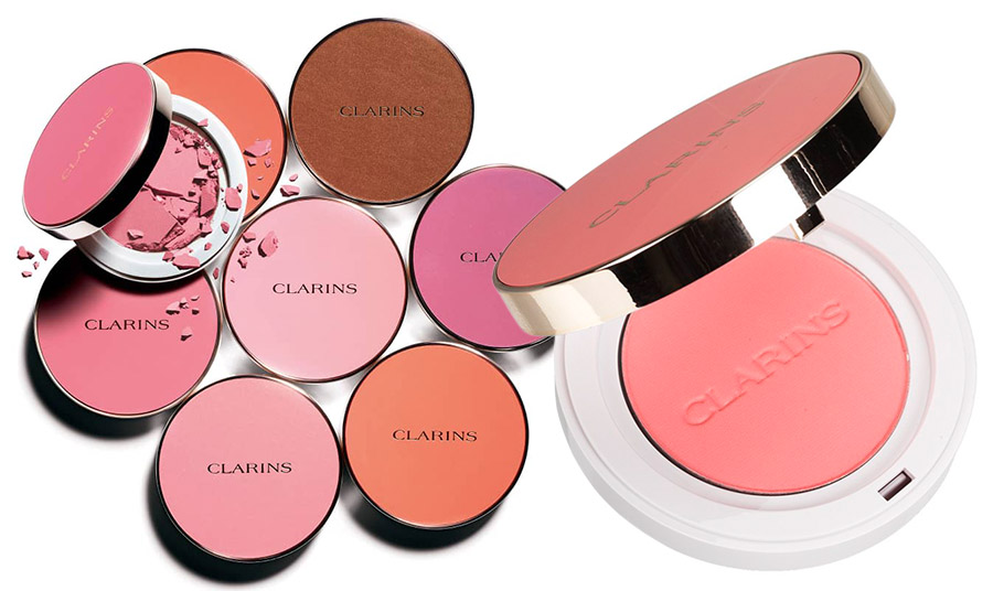 Το Joli Blush προσαρμόζεται σε κάθε δερματικό τόνο ενώ αφήνει την επιδερμίδα να αναπνέει χάρη στην ελαφριά υφή του. Αποτέλεσμα; Μάγουλα για… φίλημα!