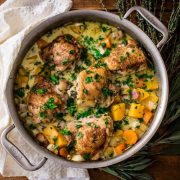 Coq Au Vin Blanc ή απλά κόκορας κρασάτος με λευκή σάλτσα