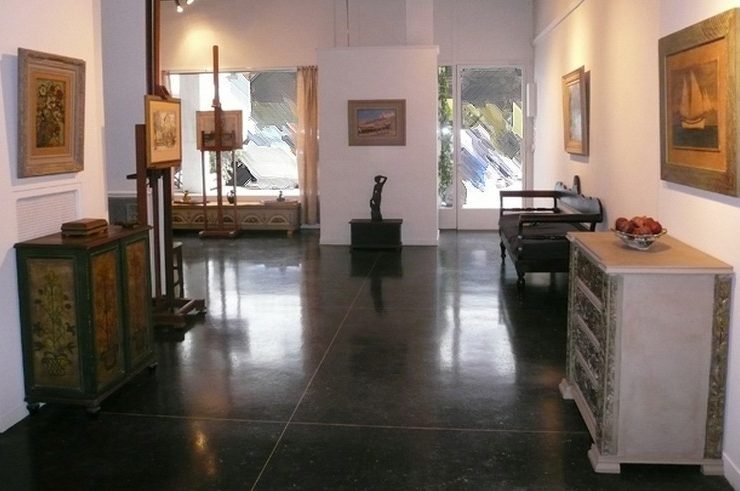 Ένα μοναδικό εργαστήριο με ιστορία μεγαλύτερη από έναν αιώνα, «κορνιζάρει» τα έργα τέχνης σας!