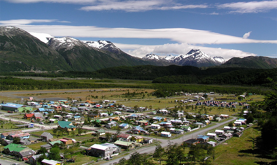 Αυτή η μικροσκοπική παραμεθόρια πόλη με λιγότερους από 500 κατοίκους βρίσκεται σε μια κοιλάδα που περιβάλλεται από παγετώδεις κορυφές PHOTO WIKIPEDIA