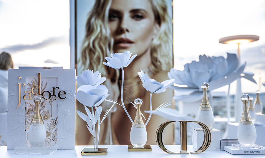 Το φαντασμαγορικό σκηνικό για το νέο άρωμα του οίκου Dior