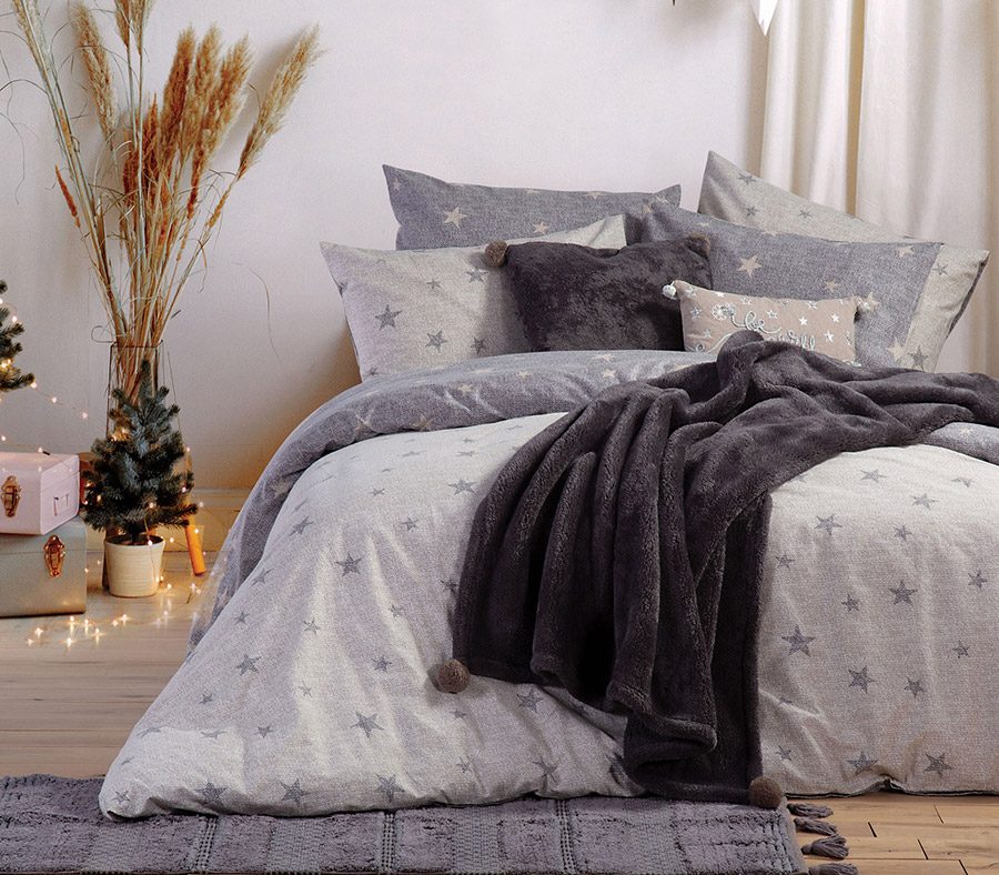 Για όσους αγαπούν τα γκρι ασημί… στρώστε το κρεβάτι σας με τα αστέρια Astria Βeige, NEF NEF Homeware