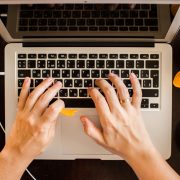 Η δουλειά μου με παχαίνει… Μην αλλάξεις δουλειά… άλλαξε συνήθειες!