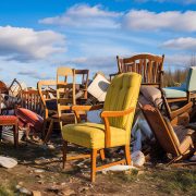 Τα μαζικής παραγωγής φθηνά έπιπλα κάνουν κακό στο περιβάλλον – και πέντε τρόποι για να τα εντοπίσετε