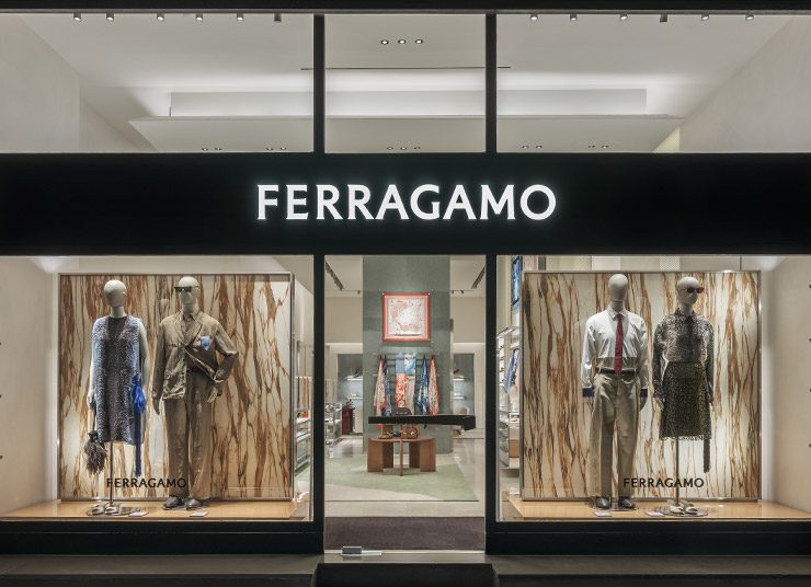 Η Ferragamo boutique ανακαινίσθηκε με σύγχρονη αισθητική και διακριτική πολυτέλεια