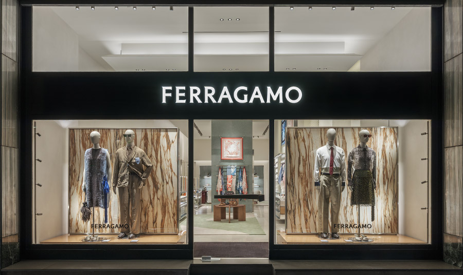 Η Ferragamo boutique ανακαινίσθηκε με σύγχρονη αισθητική και διακριτική πολυτέλεια