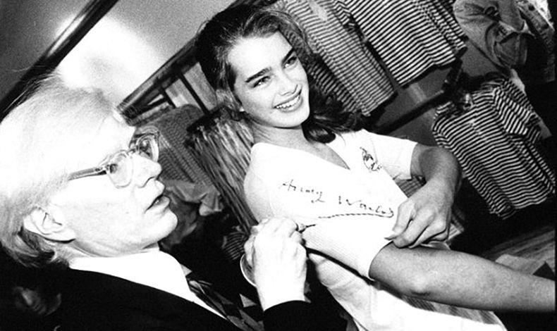 Ο Andy Warhol και η Brooke Shields στη μπουτίκ Fiorucci της Νέας Υόρκης