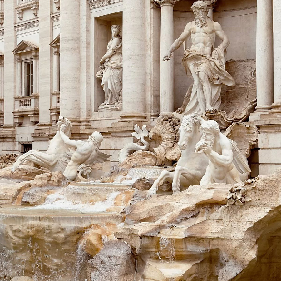 Δύο Τρίτωνες, συμβολίζουν τις αντίθετες διαθέσεις της θάλασσας PHOTO VIA PINTEREST