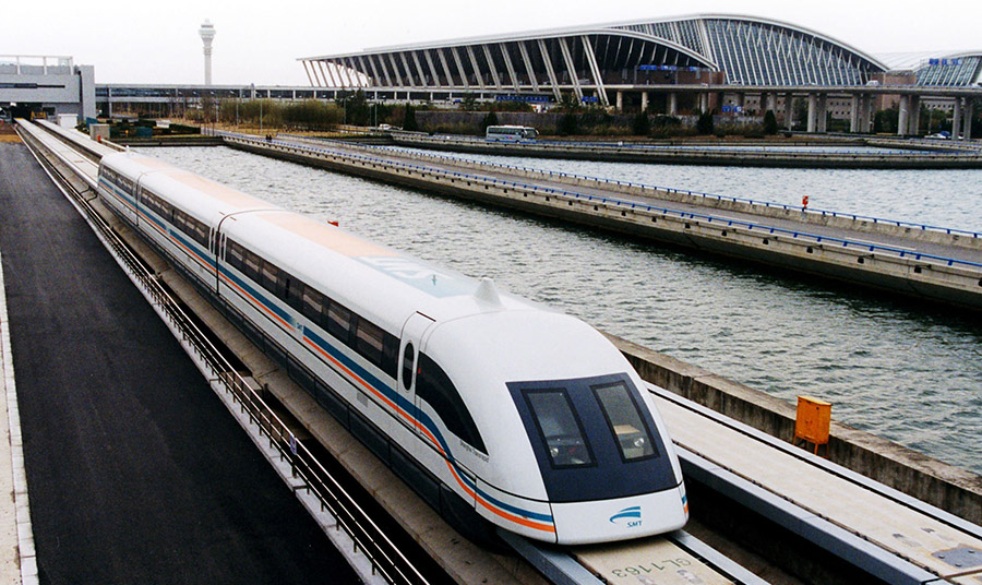Τρένο Maglev βγαίνοντας από τον σταθμό Pudong International Airport στη Σαγκάη ©WIKIPEDIA