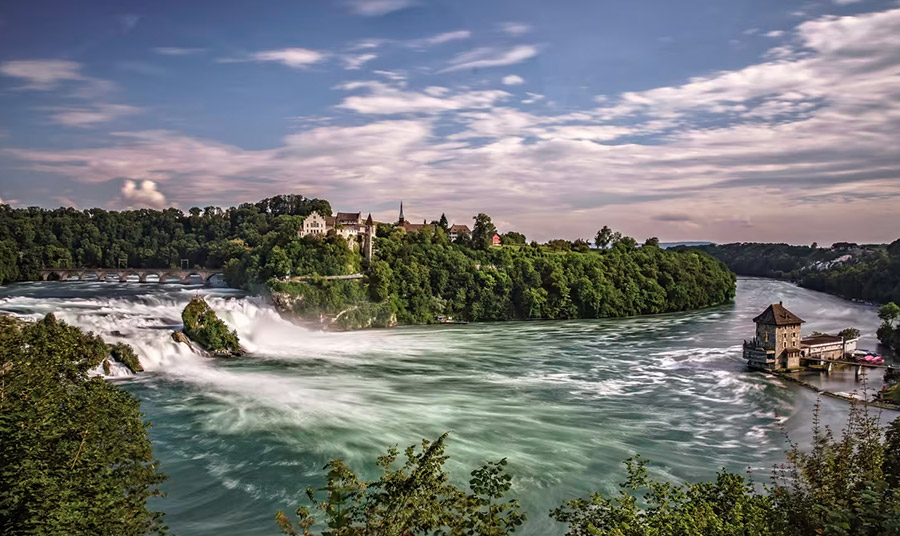 Οι ονειρικοί καταρράκτες στου Ρήνου PHOTO www.myswitzerland.com