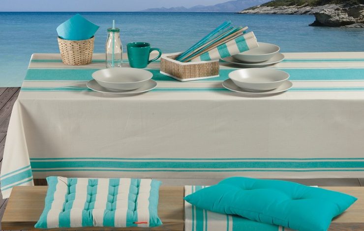 Η σειρά Veta- Turquoise της Nef Nef Homeware μας ταξιδεύει στη μεσογειακή θάλασσα! Τραπεζομάντηλο, σε τρεις διαστάσεις: (140x140εκ.) 17,00?, (140x180εκ.) 19,50? και (140x240εκ.) 26,00?, Σουπλά σετ 2 τμχ 7,00?, Runner, 6,50?, Mαξιλάρι καρέκλας, 10,90? και διακοσμητικό, 11,90?, Mαξιλάρα δαπέδου, 21,00?. Όλα από 100% βαμβάκι