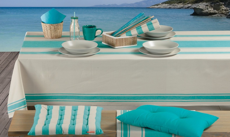Η σειρά Veta- Turquoise της Nef Nef Homeware μας ταξιδεύει στη μεσογειακή θάλασσα! Τραπεζομάντηλο, σε τρεις διαστάσεις: (140x140εκ.) 17,00?, (140x180εκ.) 19,50? και (140x240εκ.) 26,00?, Σουπλά σετ 2 τμχ 7,00?, Runner, 6,50?, Mαξιλάρι καρέκλας, 10,90? και διακοσμητικό, 11,90?, Mαξιλάρα δαπέδου, 21,00?. Όλα από 100% βαμβάκι