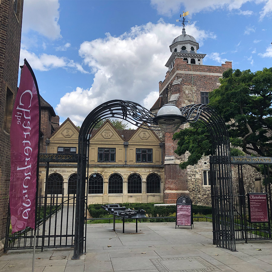 London Charterhouse, η είσοδος από την Charterhouse Square PHOTO WIKIPEDIA 