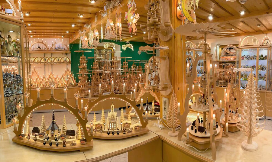 Πάνω από 50 καταστήματα του χωριού παραμένουν ανοιχτά όλο τον χρόνο PHOTO www.seiffen.de