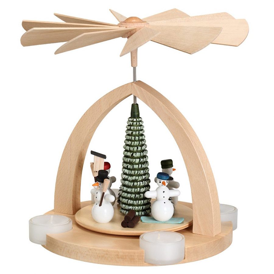 Υπέροχο διακοσμητικό από ξύλο από τους τεχνίτες του χωριού PHOTO FRANK WEBER