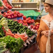 5 «συστατικά» της άνοιξης που κάνουν τα γεύματα πιο υγιεινά