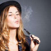 Ηλεκτρονικό τσιγάρο: Θαύμα ή απειλή;