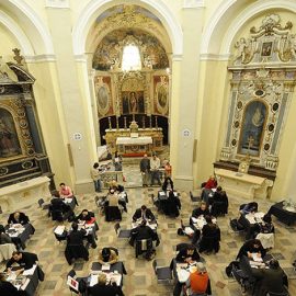 Το εστιατόριο του Casa Artusi, ένα είδος μουσείου αφιερωμένο στην τέχνη της ιταλικής σπιτικής μαγειρικής, πρωτοπόρος της οποίας υπήρξε ο Πελεγκρίνο Αρτούζι.
