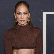 Η Jennifer Lopez με καφέ μακιγιάζ: Η υπέροχη φθινοπωρινή έμπνευση