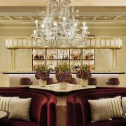 «George, The Lobby Bar»: Η νέα άφιξη για κομψά ραντεβού στην καρδιά τής Αθήνας