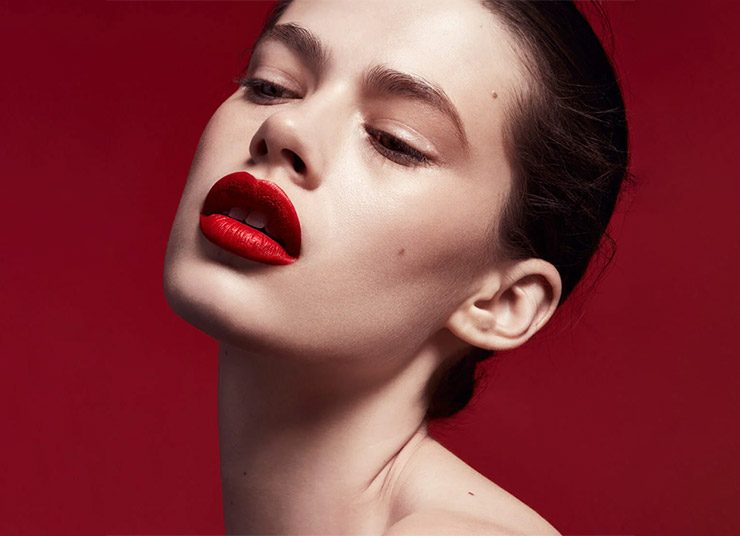 Η viral συμβουλή του TikTok για τα κόκκινα χείλη δημιουργεί το απόλυτο glam!