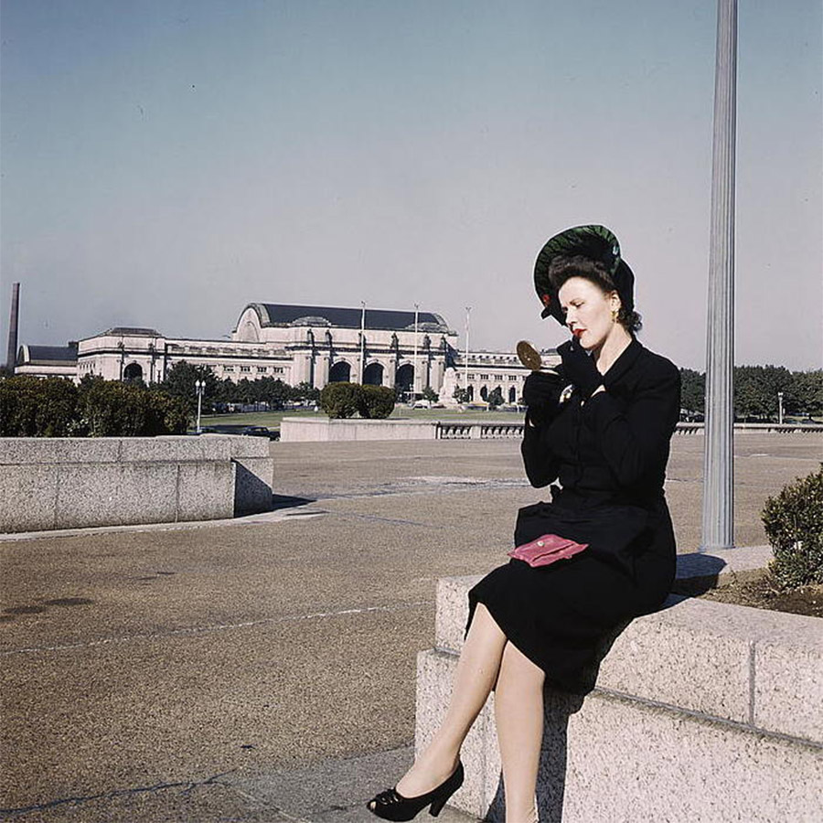 Φορώντας κραγιόν στην Ουάσιγκτον το 1943 PHOTO FLICKR THE LIBRARY OF CONGRESS 