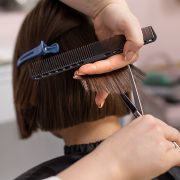 Πώς να επιλέξουμε το καλύτερο κοντό κούρεμα για το πρόσωπό μας!