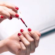 Μήπως κάνετε κάποιο από αυτά τα λάθη στο μανικιούρ σας;