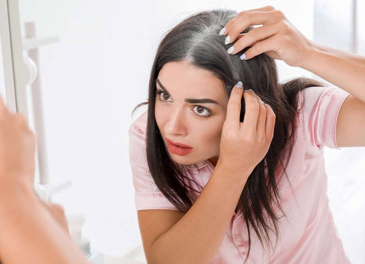 6 συμβουλές για να κρύψουμε τις άσπρες ρίζες στα μαλλιά μας