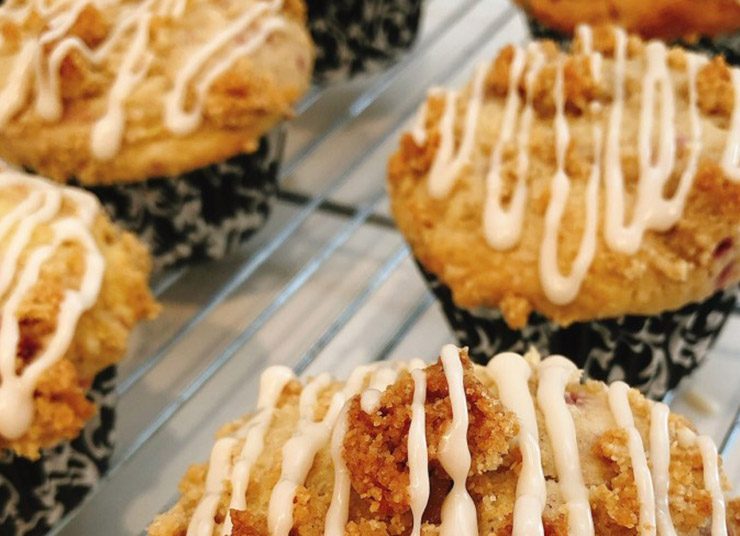 Muffins Melba με φρέσκα ροδάκινα και σμέουρα: Μια μοναδική απόλαυση!