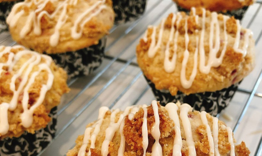 Muffins Melba με φρέσκα ροδάκινα και σμέουρα: Μια μοναδική απόλαυση!