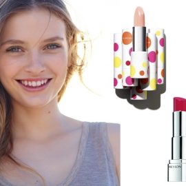 © Clarins // Για τέλεια ενυδατωμένα χείλη, Joli Baume, Clarins // Κραγιόν Bold Dahlia, Revlon // Mάσκαρα για εκρηκτικό όγκο Punky, L'Oréal Paris