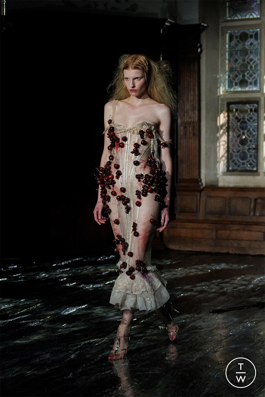 Aπό την επίδειξη άνοιξη-καλοκαίρι 2026 στο Λονδίνο Dilara Findikoglu PHOTO DILARA FINDIKOGLU