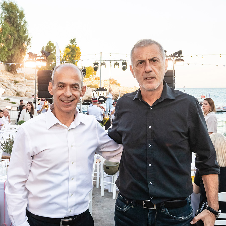 Ο CEO της Ελληνικής Ζυθοποιίας Αταλάντης, κύριος Νικήτας Ασπιώτης και ο δήμαρχος Πειραιά κύριος Γιάννης Μόραλης