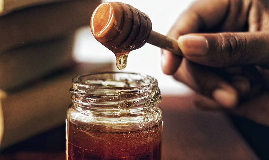 Νέα μελέτη: Το μέλι βοηθά στη μείωση του σακχάρου και της χοληστερόλης στο αίμα