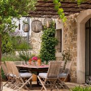 Πώς να φτιάξετε τον δικό σας μεσογειακό κήπο